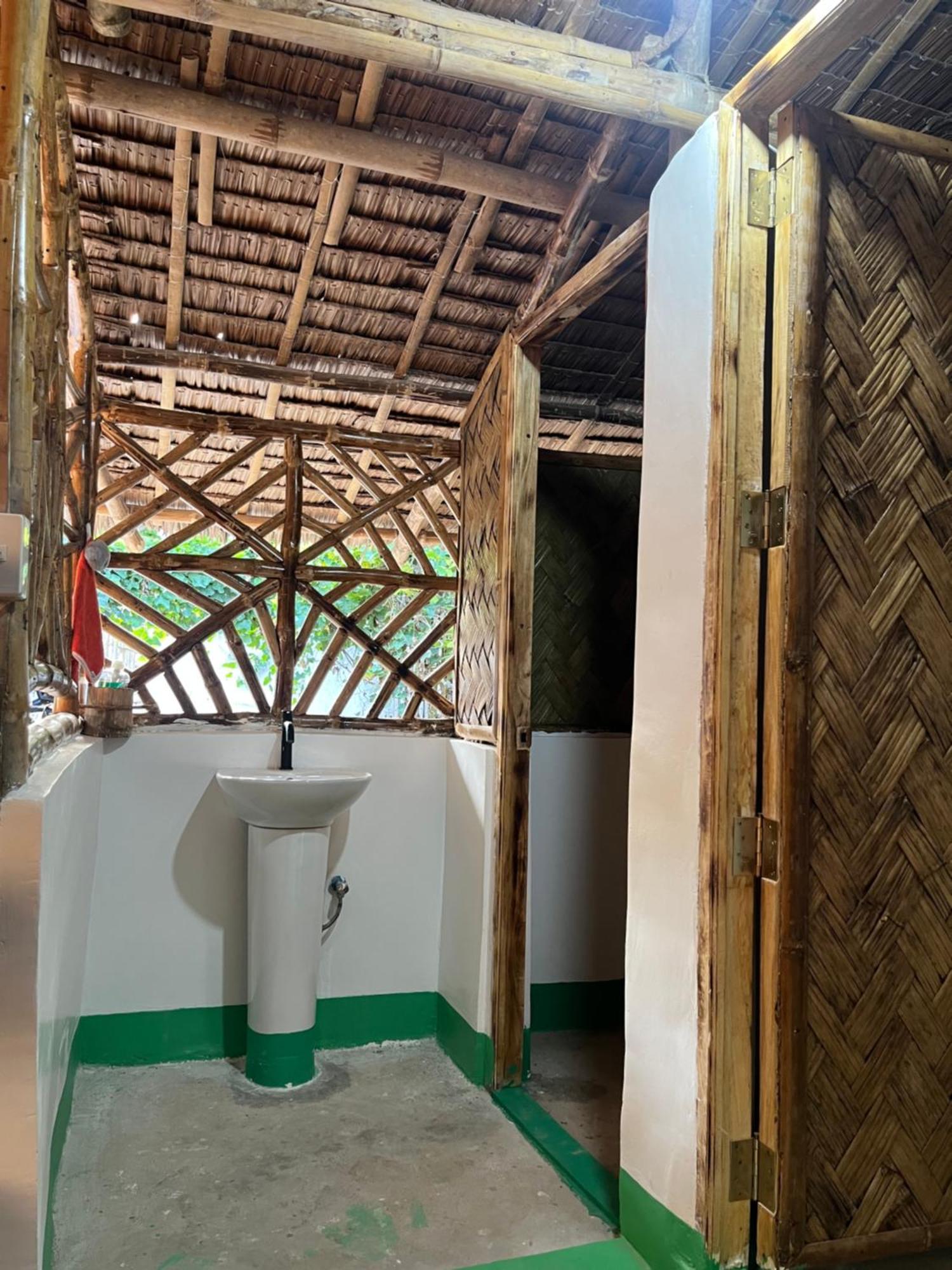 Bamboo Nest Beachfront Puerto Princesa Ngoại thất bức ảnh